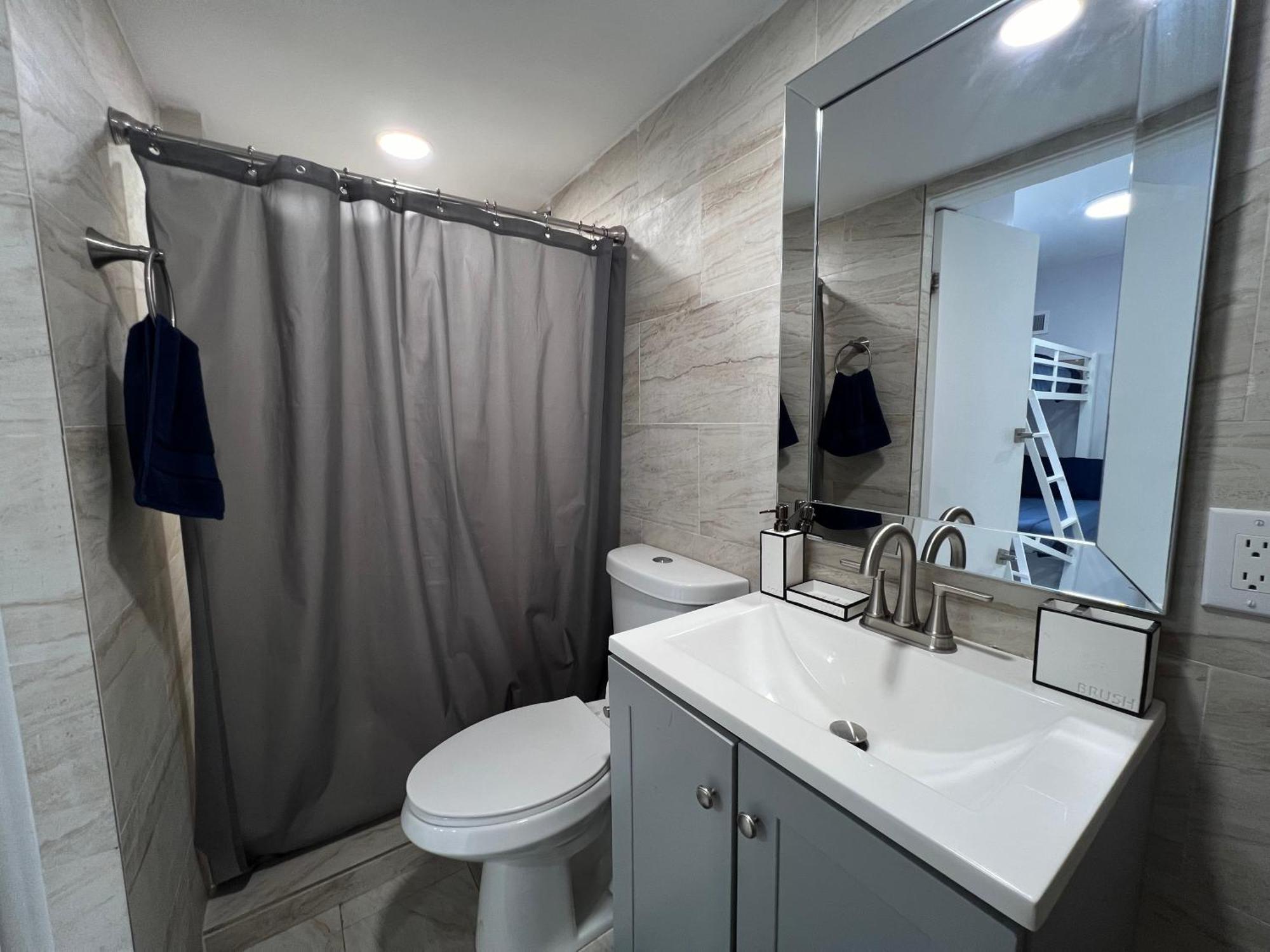 Charming Two Bedroom Apartment. マイアミ エクステリア 写真