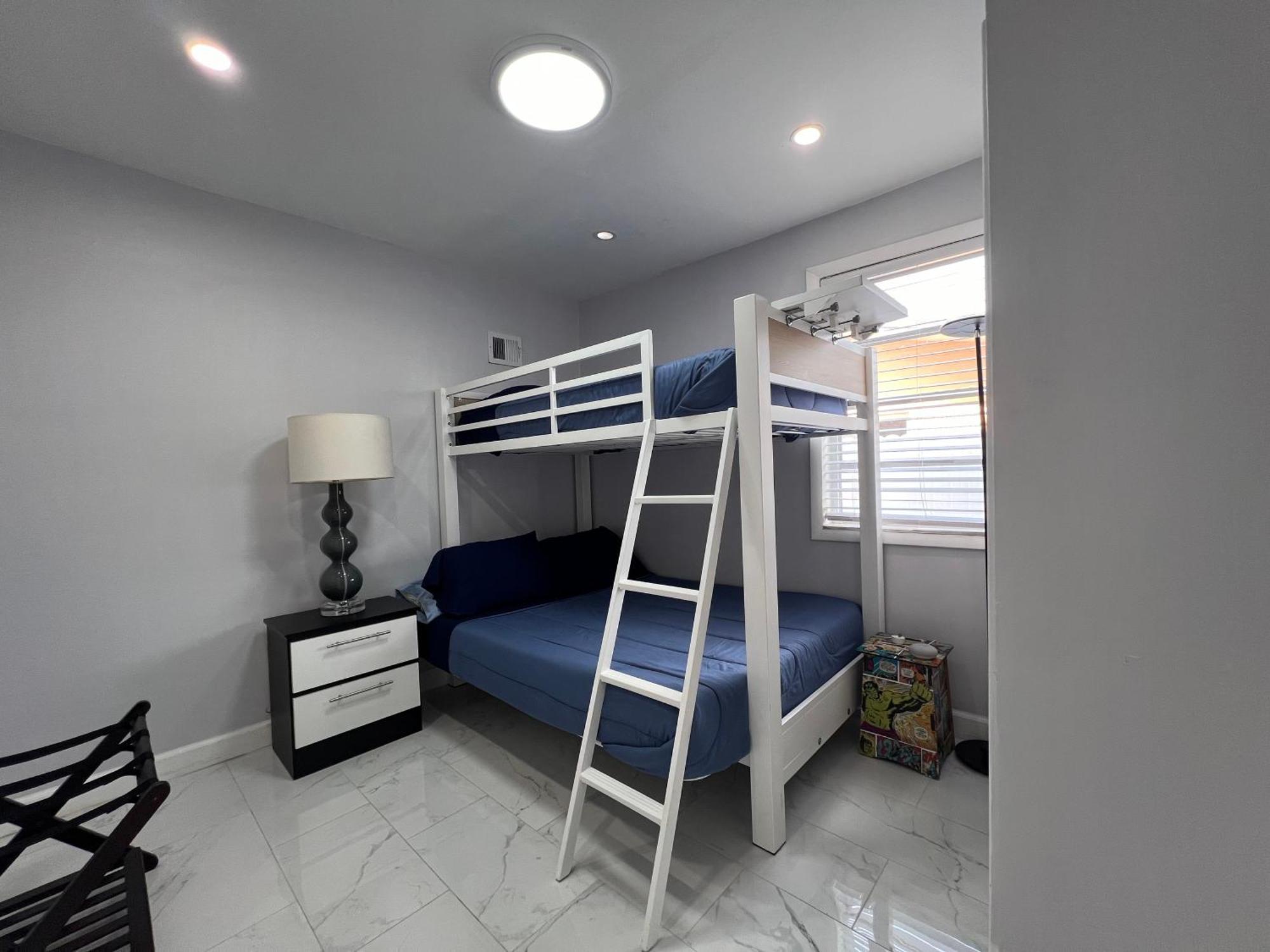 Charming Two Bedroom Apartment. マイアミ エクステリア 写真